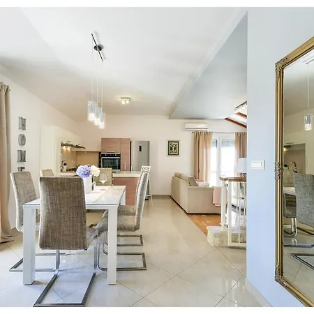 Aprtment Close To Center Zadar