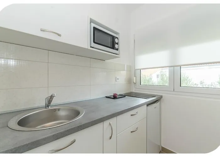 Aprtment Close To Center 扎达尔